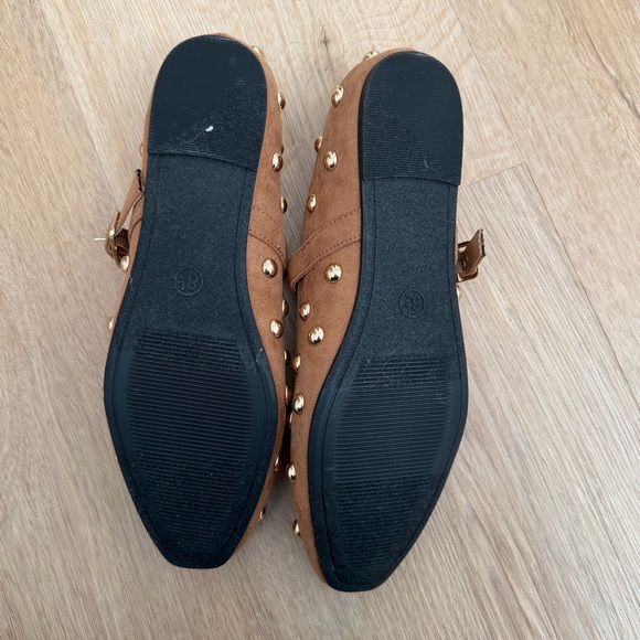 Universal threads flats 8.5 - Picture 2 of 3